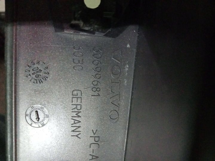 Volvo S40 2005 Молдинг подсветка заднего номерного знака, фото 3