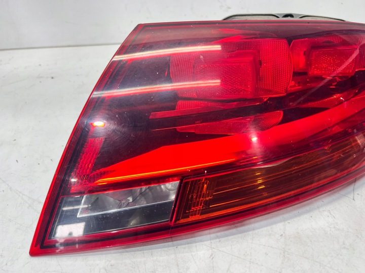 ФОНАРЬ ПРАВЫЙ ЗАДНИЙ AUDI TT 8J0945096C ПОВРЕЖДЕННЫЙ., фото 2