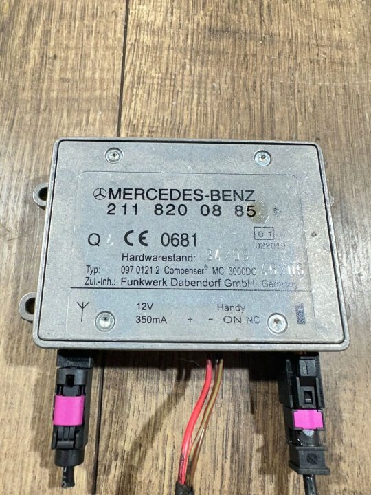 2005 Mercedes-Benz CLS C219 Усилитель антенный 2118200885, фото 3