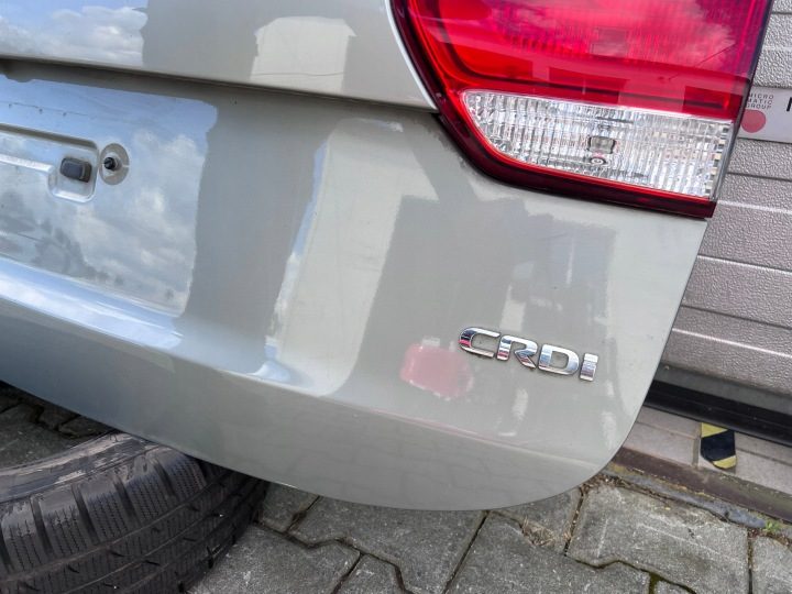 Крышка багажника в сборе камера KIA Carens IV 13- цвет K3Y, фото 10