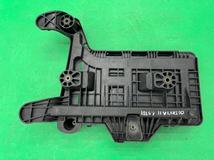 Основание кожух аккумулятора 1K0915333C Skoda Octavia II 2 04-, фото 6