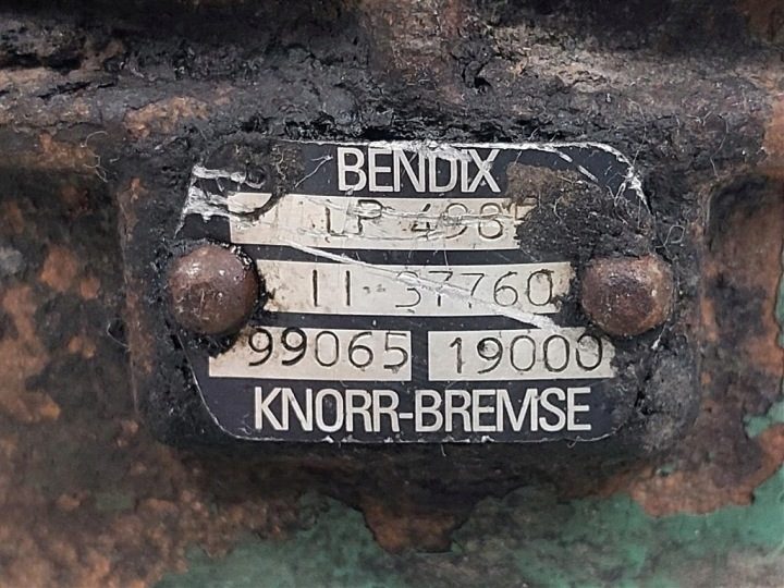 Компрессор воздуха VOLVO FH D12C 1993-2002r 3173001 1137760, фото 3