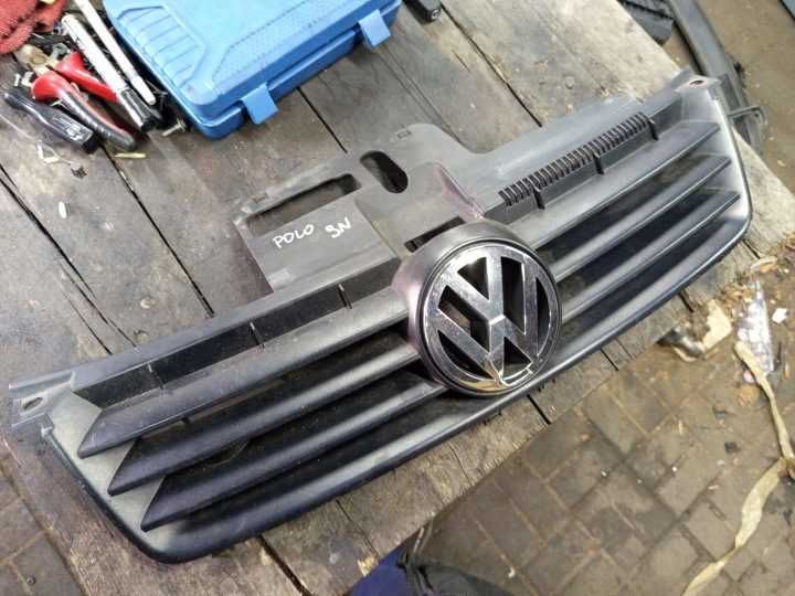 VW POLO 9N MK IV РЕШЕТКА РАДИАТОРА ПЕРЕДНЯЯ ЭМБЛЕМА ОРИГИНАЛ 6Q0853651C, фото 2
