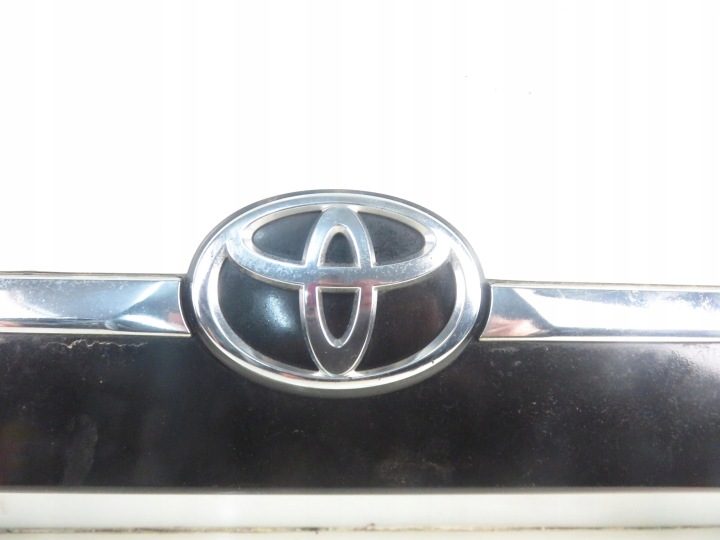 НАКЛАДКА КРЫШКИ TOYOTA AVENSIS седан T27 7681105110 209, фото 2