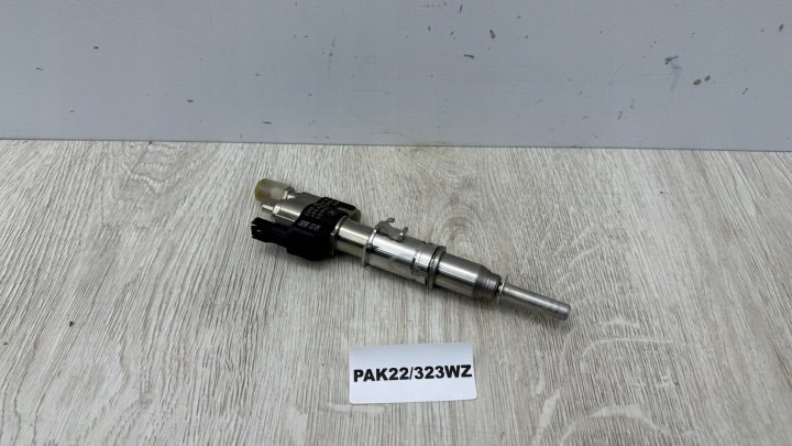 ТОПЛИВНАЯ ФОРСУНКА БЕНЗИН BMW E87 E88 E90 E92 E60 F10 PAK22/323WZ, фото 1