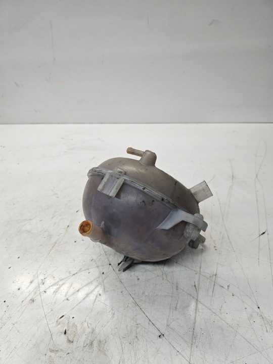 Расширительный бачок Audi A3 8V VW Seat 5Q0121407G, фото 3