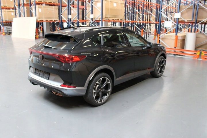 Лючок горловины бензобака Seat Cupra Formentor гибрид, фото 3