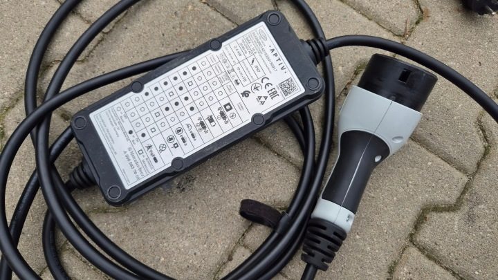 Трубка зарядное устройство кабель для зарядки Mercedes A0005837603, фото 4
