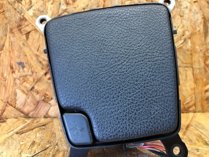ПЕПЕЛЬНИЦА БАРДАЧОК ЦЕНТРАЛЬНОГО ТОННЕЛЯ КОЖА ЧЕРНАЯ 9197231 BMW F06 F12 F13, фото 2