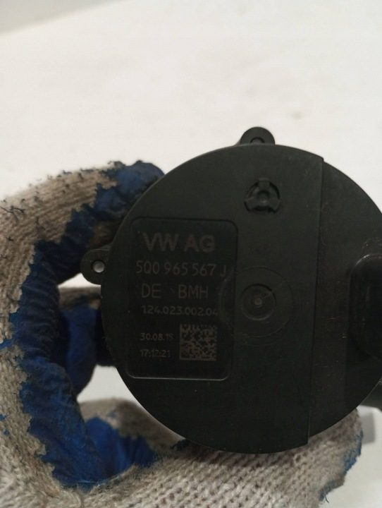 VW Passsat B8 TDI дополнительная помпа 5Q0965567J, фото 3