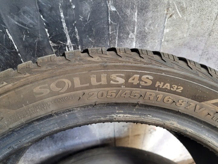 Шина всесезонная Kumho Solus 4S HA32 205/45R16 87 В сцепление на снегу (3PMSF), усилитель (XL), фото 2