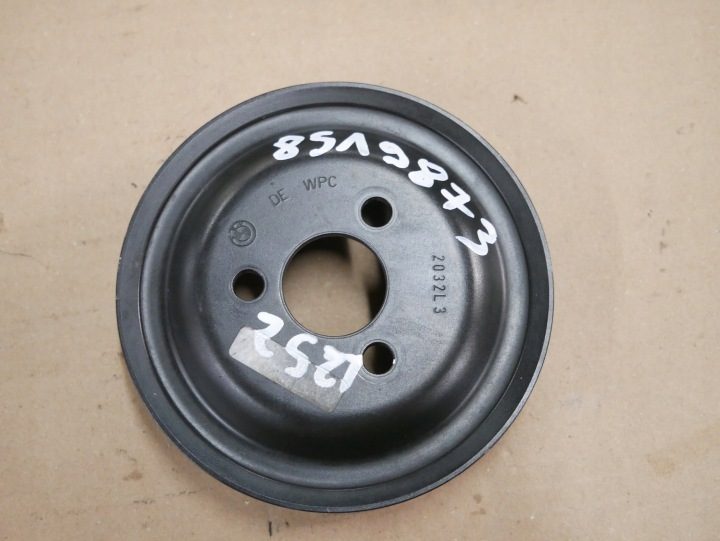 BMW E84 E70 E90 E91 E92 E93 F07 F10 F12 F15 N47N N57N ШКИВ 8519873, фото 1