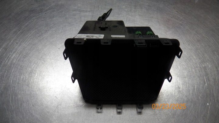 VW POLO 2G VI ПОДЛОКОТНИК БАРДАЧОК ПОРТ USB 6F0864207D, фото 1