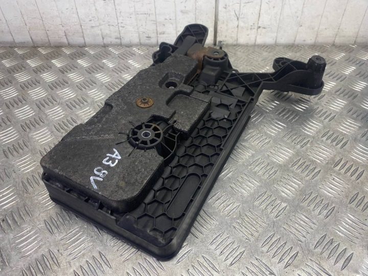 Основание кронштейн аккумулятора Audi A3 S3 8V 5Q0915321E, фото 12