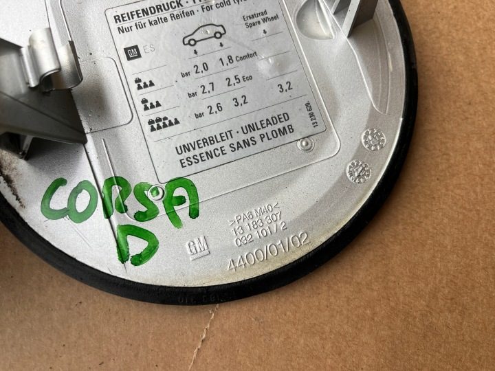 Лючок горловины бензобака Opel Corsa D 2006-2012 3 дв. Z157, фото 3