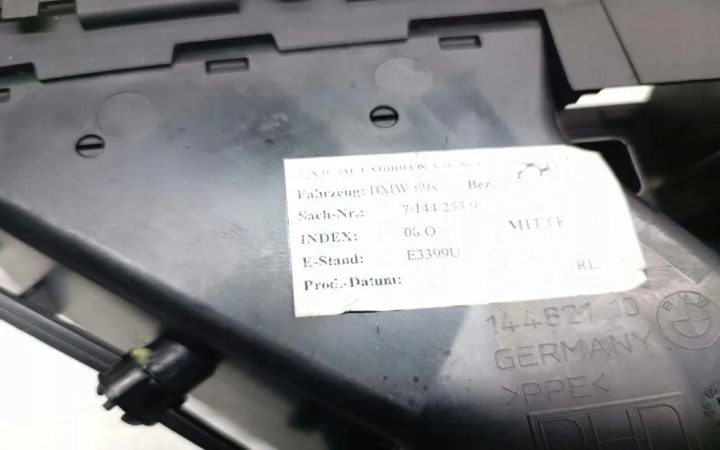 Воздухозаборник консоли BMW 3 (E90) 7144253 2.5L бензин 2006, фото 2