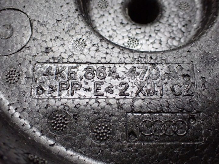 ПЕНОПЛАСТ ВКЛАДЫШ БАГАЖНИКА ЗАПАСНОГО КОЛЕСА 4KE864470A AUDI E-TRON 4KE 22 г., фото 4