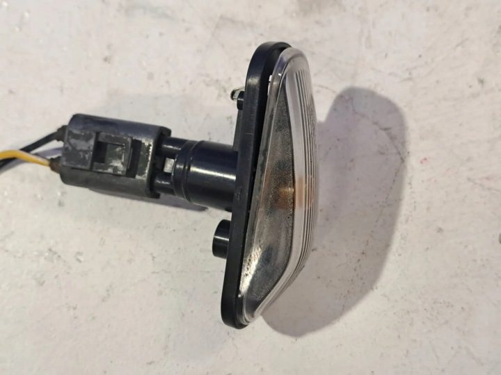 Левый повторитель поворота в крыло VOLVO S80 I (TS, XY) 30722641 2006, фото 3