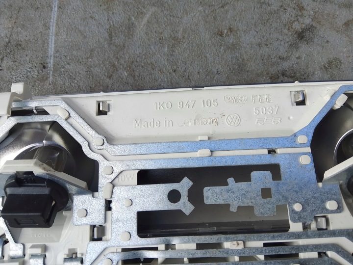 Плафон освещения салона передний 1K0947105T VW Tiguan 1 I 07-11, фото 3