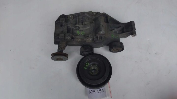 Кронштейн рефрижератор компрессора Iveco Daily 3,0 12- № 625/154, фото 1