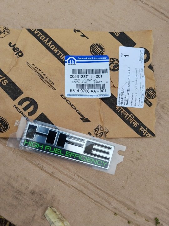 ЭМБЛЕМА PLAKIETKA НАКЛЕЙКА крышки багажника High Топливная Gladiator RAM 1500, фото 1