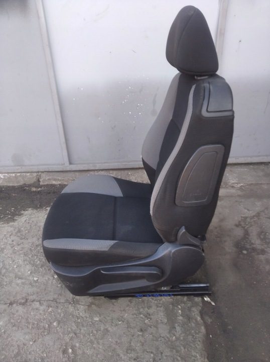 Сиденье водителя Peugeot 207 3D, фото 5