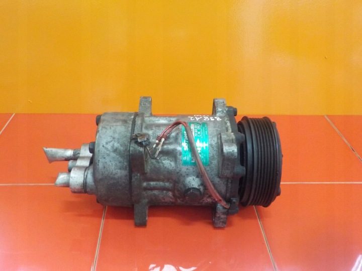 VW T4 2.5 бензин 94 г. 110 л.с. AAF компрессор кондиционера 701820805D, фото 4
