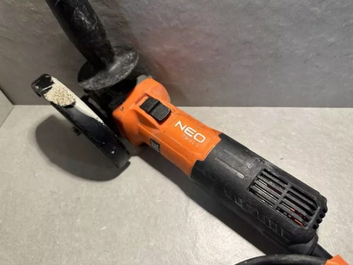 NEO TOOLS угловая шлифмашина 1000W, 125 мм 04-716, фото 1