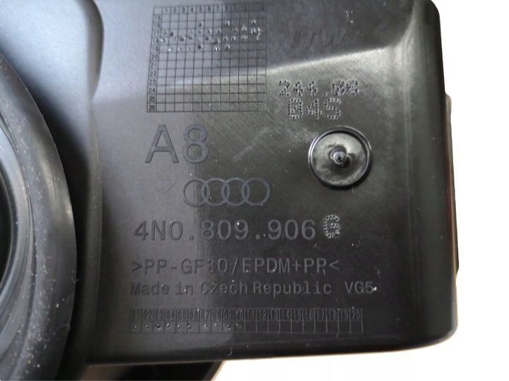 Audi A8 4N D5 лючок горловины бензобака 4N0809906G LY9T, фото 3