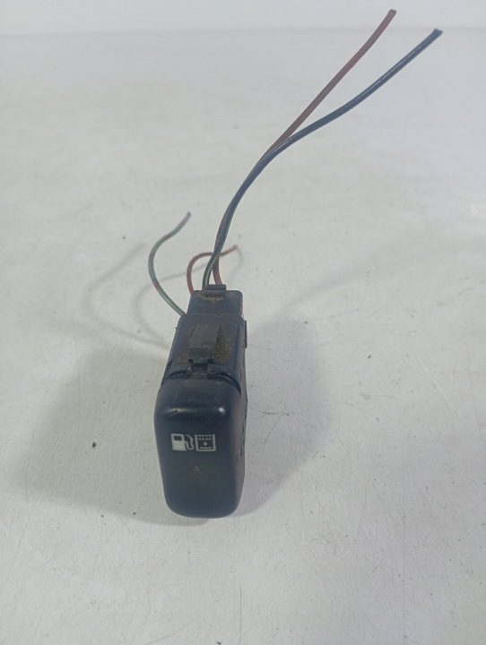Mercedes Sprinter 903 98-07 выключатель открывания горловины бензобака OE 0018208601, фото 1