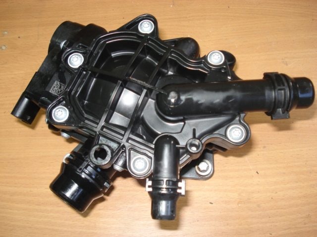 BMW F20 F30 G01 G20 G30 ТЕРМОСТАТ КОРПУС ТЕРМОСТАТА B38 B46 B48 7644811, фото 1