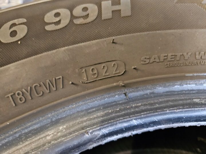 Шина зимняя Kumho WP52 215/60R16 99 H сцепление на снегу (3PMSF), усилитель (XL), фото 6