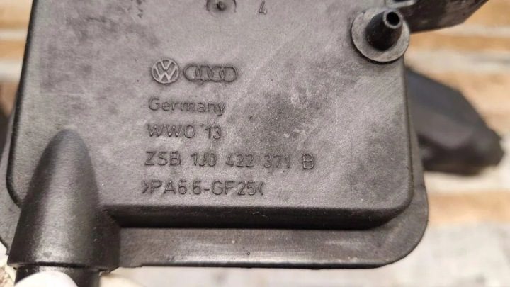 Бачок гидроусилителя VW GOLF V (1K1) 1J0422371B 31084675 1.6L бензин, фото 5