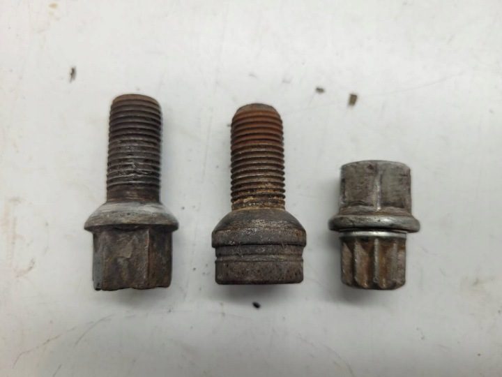 Болты шпильки гайки колес комплект M14X1,5 VW Passat B6, фото 4