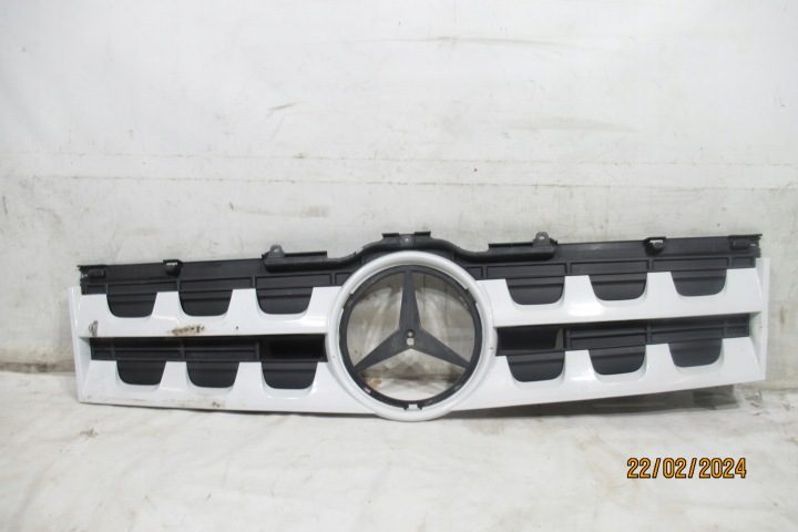 Mercedes ACTROS MP4 решетка радиатора a9607510618, фото 1
