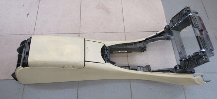 ТОННЕЛЬ ЦЕНТРАЛЬНЫЙ СРЕДНИЙ MERCEDES W219 C219 CLS БЕЖЕВЫЙ КОЖА, фото 1