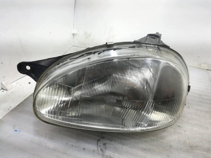Opel Corsa B 1999 973cm3 Фара E139422, фото 1