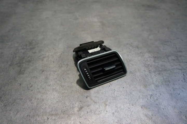 Решетка форсунка обдува правая Volkswagen Passat CC рестайлинг 3AC819702A, фото 4