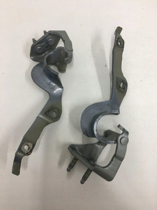 ПЕТЛЯ КРЫШКИ БАГАЖНИКА AUDI A3 8P3827299 8P3827300, фото 4