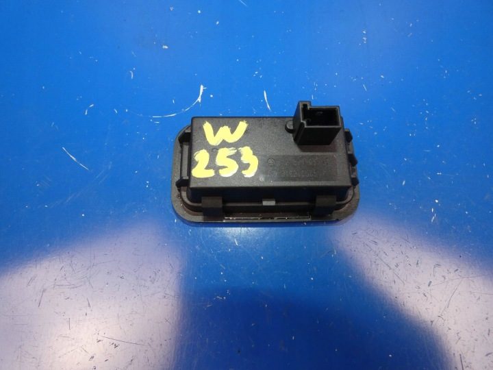 Кнопка панель крышки багажника Mercedes-Benz OE 2128210651, фото 2