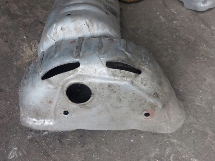 ТЕПЛОЗАЩИТНЫЙ ЭКРАН КОЛЛЕКТОРА 1.2 12V CGP VW POLO SKODA FABIA SEAT 03D253041H, фото 2