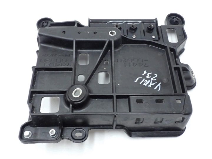 Основание крепление аккумулятора оригинал 74404-0D330 Toyota Yaris IV P21 23 г., фото 2