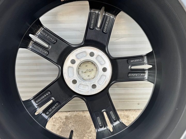 OEM колеса зимние Volvo XC40 235/50/19 R-Design демо 8.9 мм как новые !, фото 15