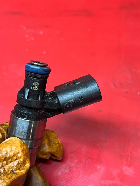 ФОРСУНКА A4 B6 A3 8P GOLF V 2.0 FSI AXW 06F906036 0261500014, фото 4