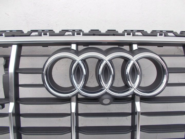 Audi Q7 4M 2019 - 2023 Передняя Решетка радиатора /, фото 3