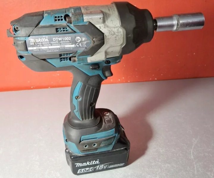 Ударный гайковерт бесщеточный 18V 2x5Ah BL LXT 1/2 1200 Нм Makita DTW1002RTJ, фото 2