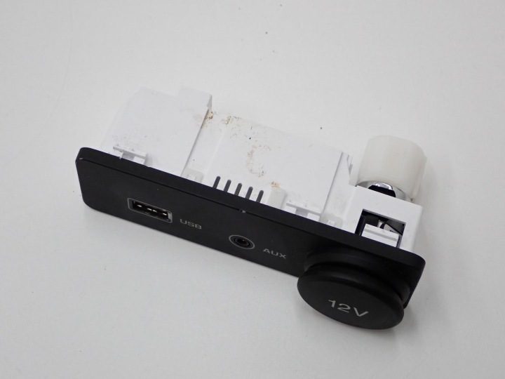 ГНЕЗДО ПОРТ USB AUX 12V ЕВРОПА FK72-19C166-CC RANGE ROVER EVOQUE L538 17 г., фото 2