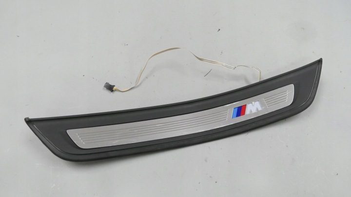 BMW G30 G31 НАКЛАДКА ПОРОГА С ПОДСВЕТКОЙ ПРАВАЯ ЗАДНЯЯ M-ПАКЕТ 8064906, фото 1