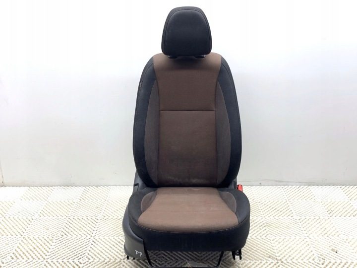 СИДЕНЬЕ ПРАВОЕ ПЕРЕДНЕЕ HYUNDAI i20 II Хэтчбек ПРАВОЕ, фото 1