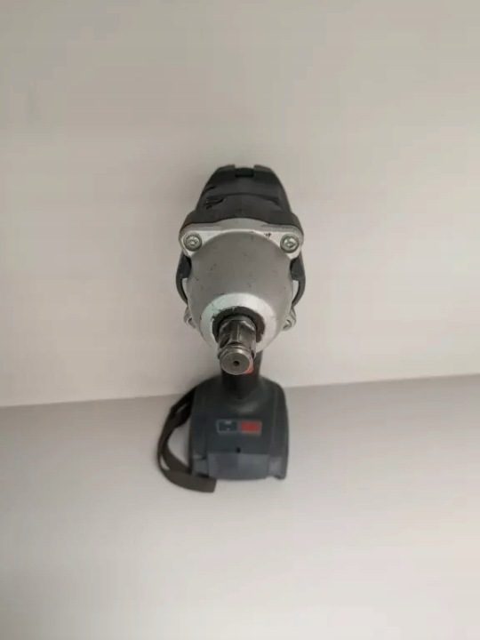 Ударный гайковерт Bosch GDS 250-LI 18 В 250 Н·м с 2 аккумуляторами 3,0 А·ч, фото 4